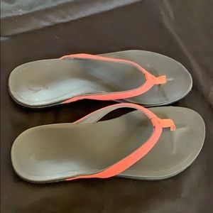 Olukai Flip flops